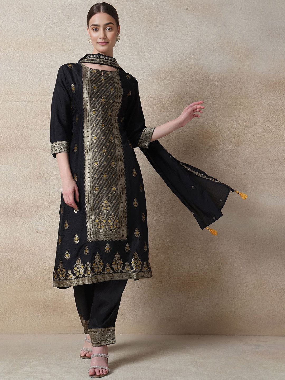 

Rang by Indya Floral Woven Design Regular Straight Kurta with Trousers & Dupatta, Black
