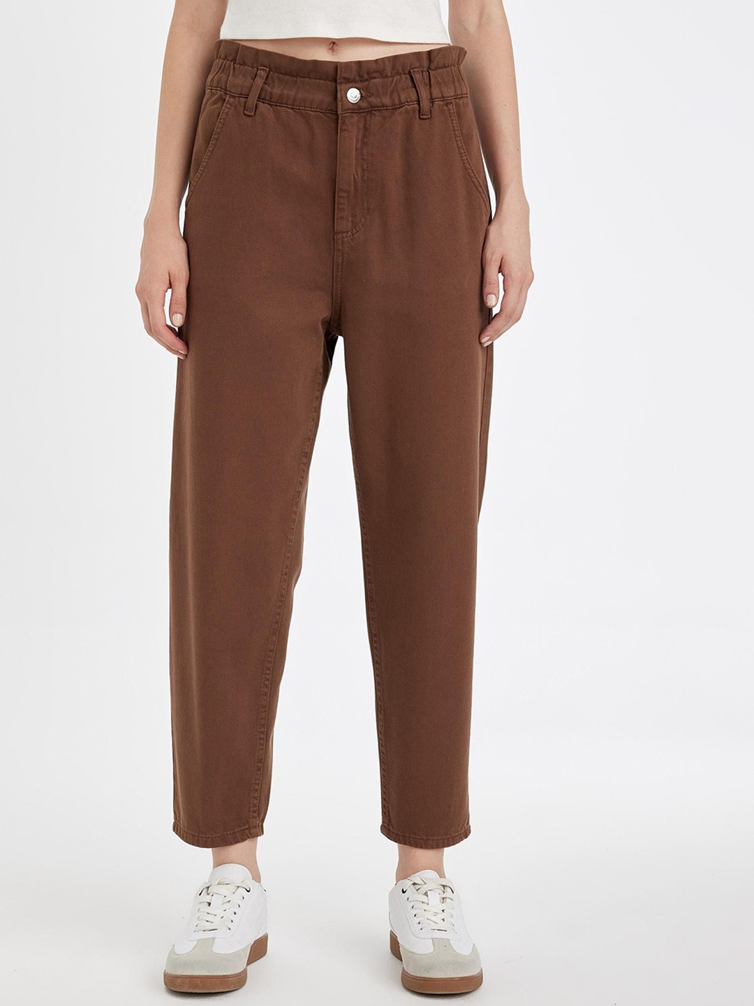

DeFacto Women Solid Cotton Mid-Rise Regular Trousers, Brown
