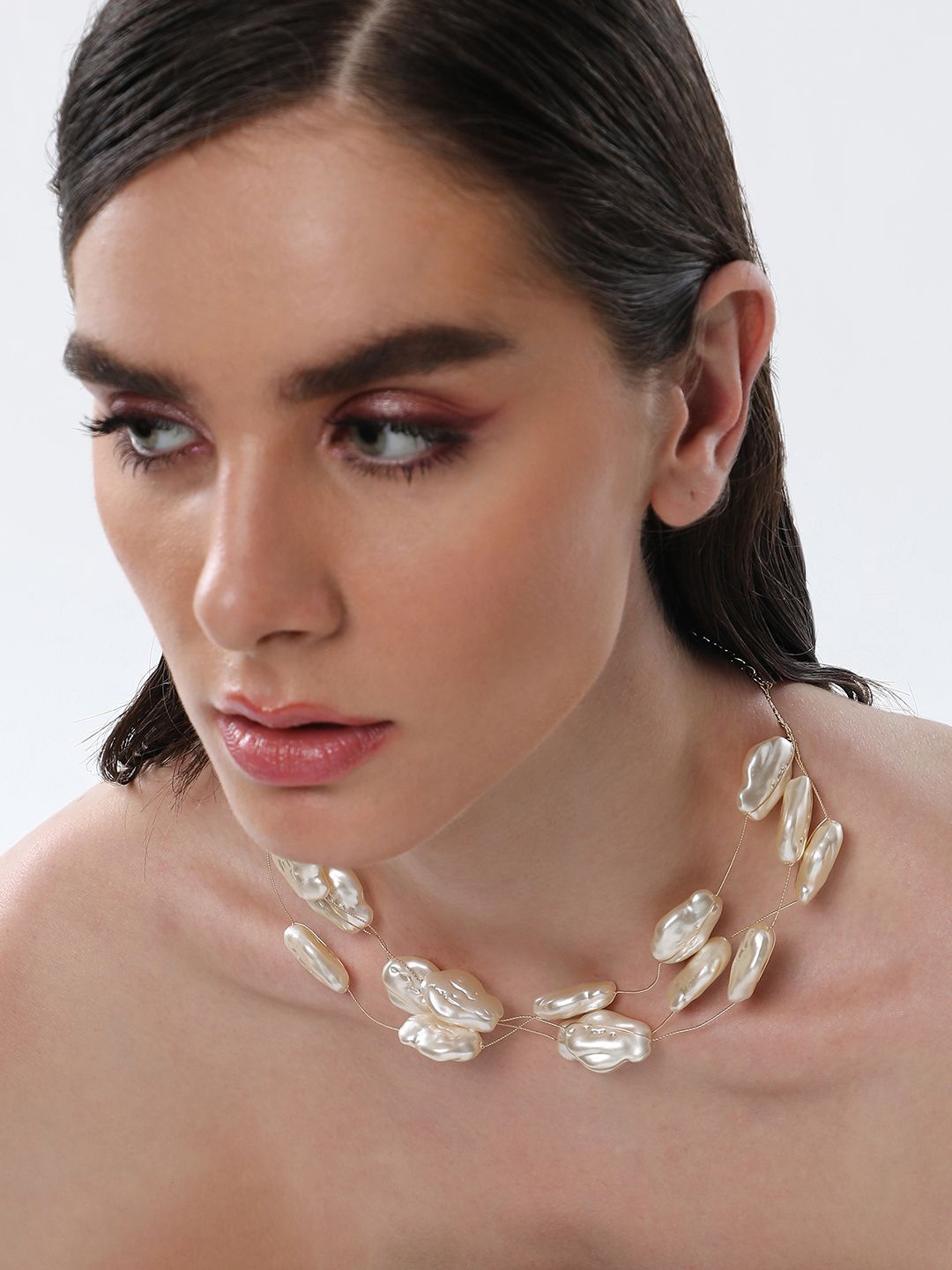 

SOHI Gold-Plated Pearls The Large Riviera Collar Necklace