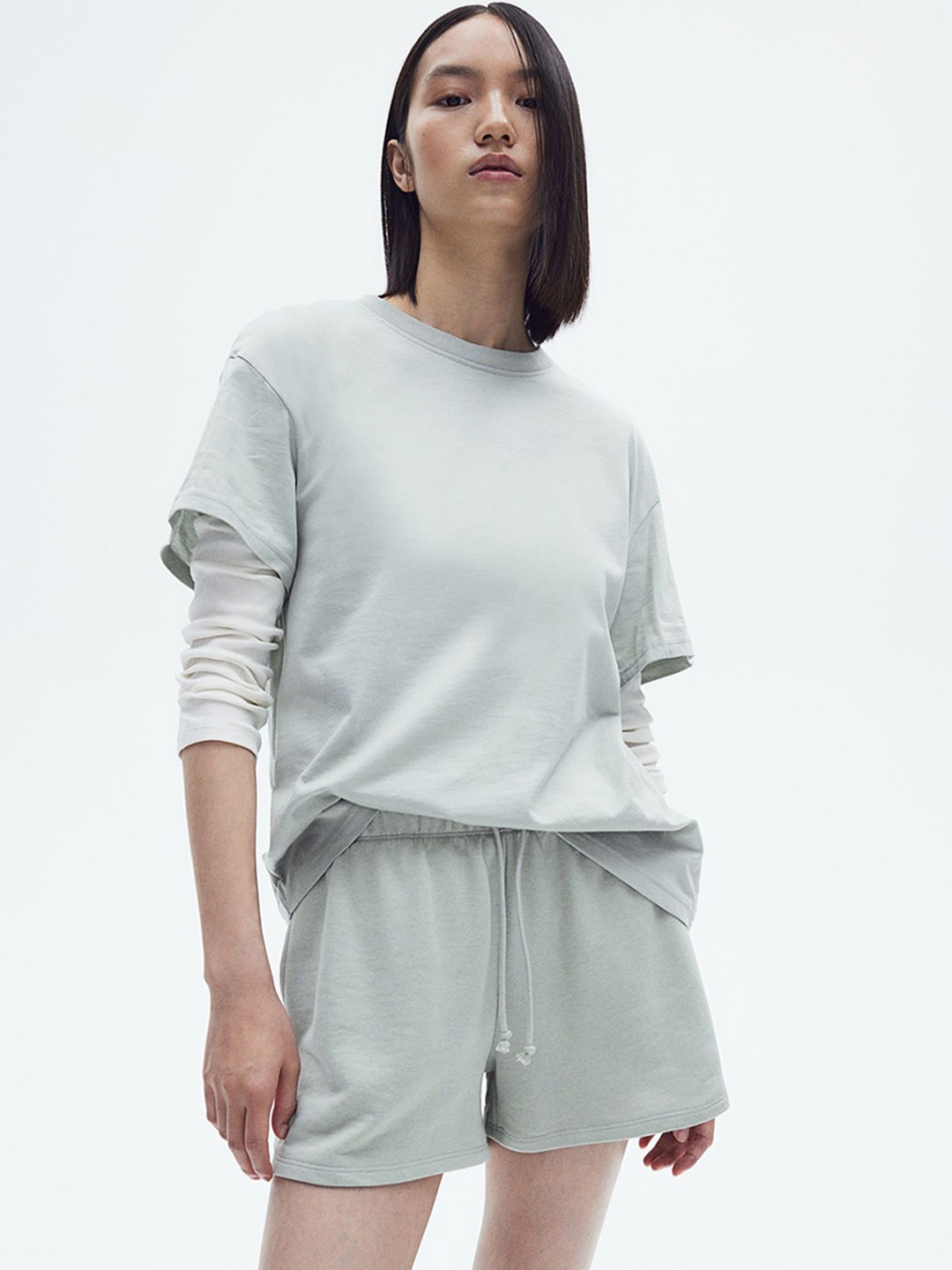 

H&M Women Loose Fit Sweatshirt Shorts, Grey