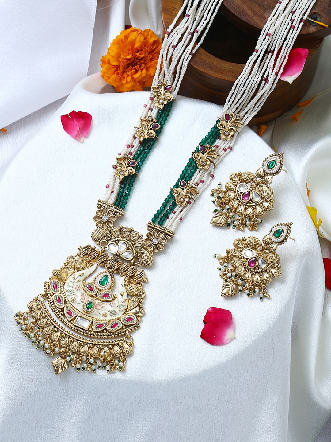 

Anouk Gold Plated Stones & Beads Studded Jewellery Set