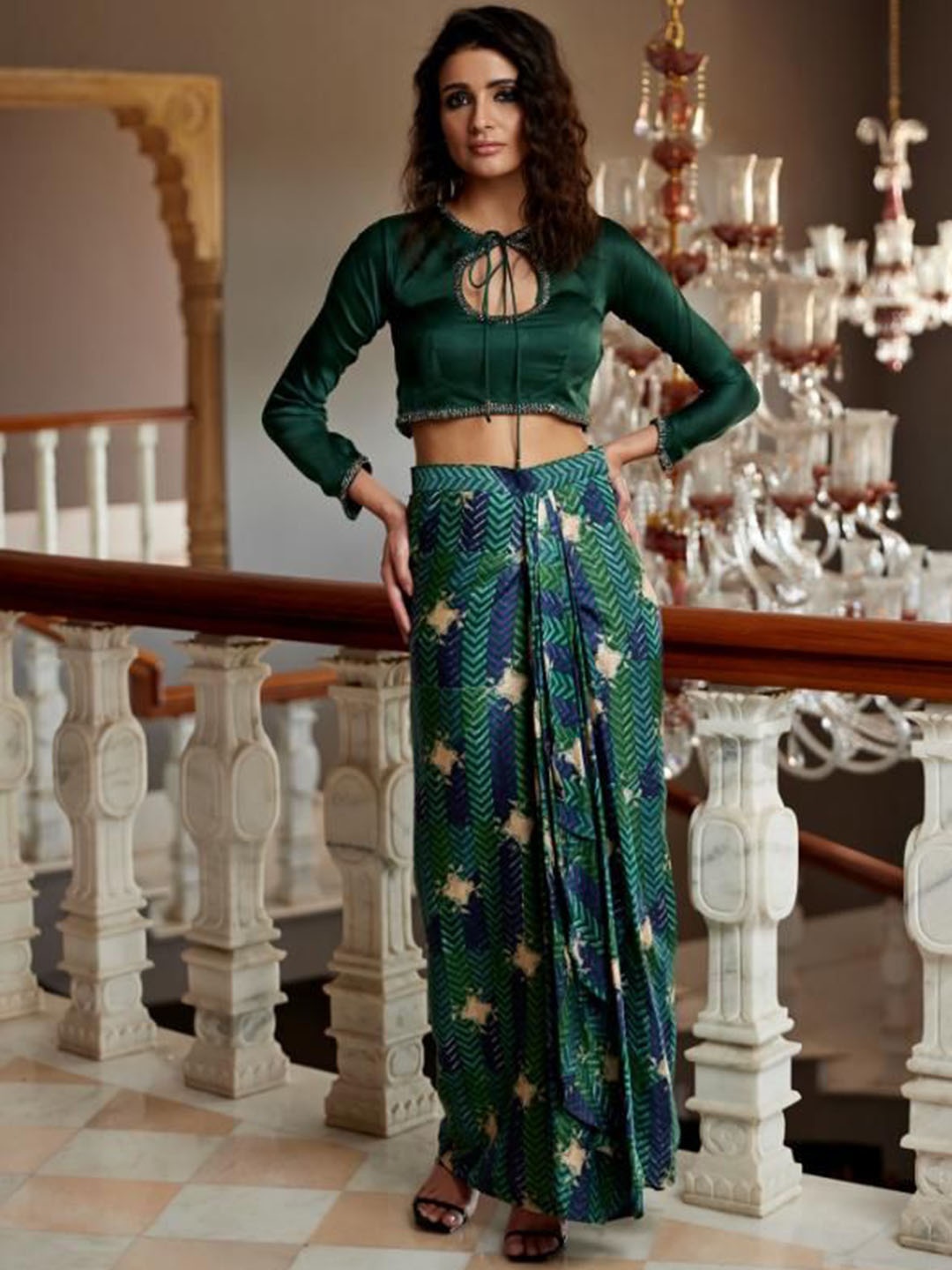 

AMROOD Printed Crop Top With Skirt, Green