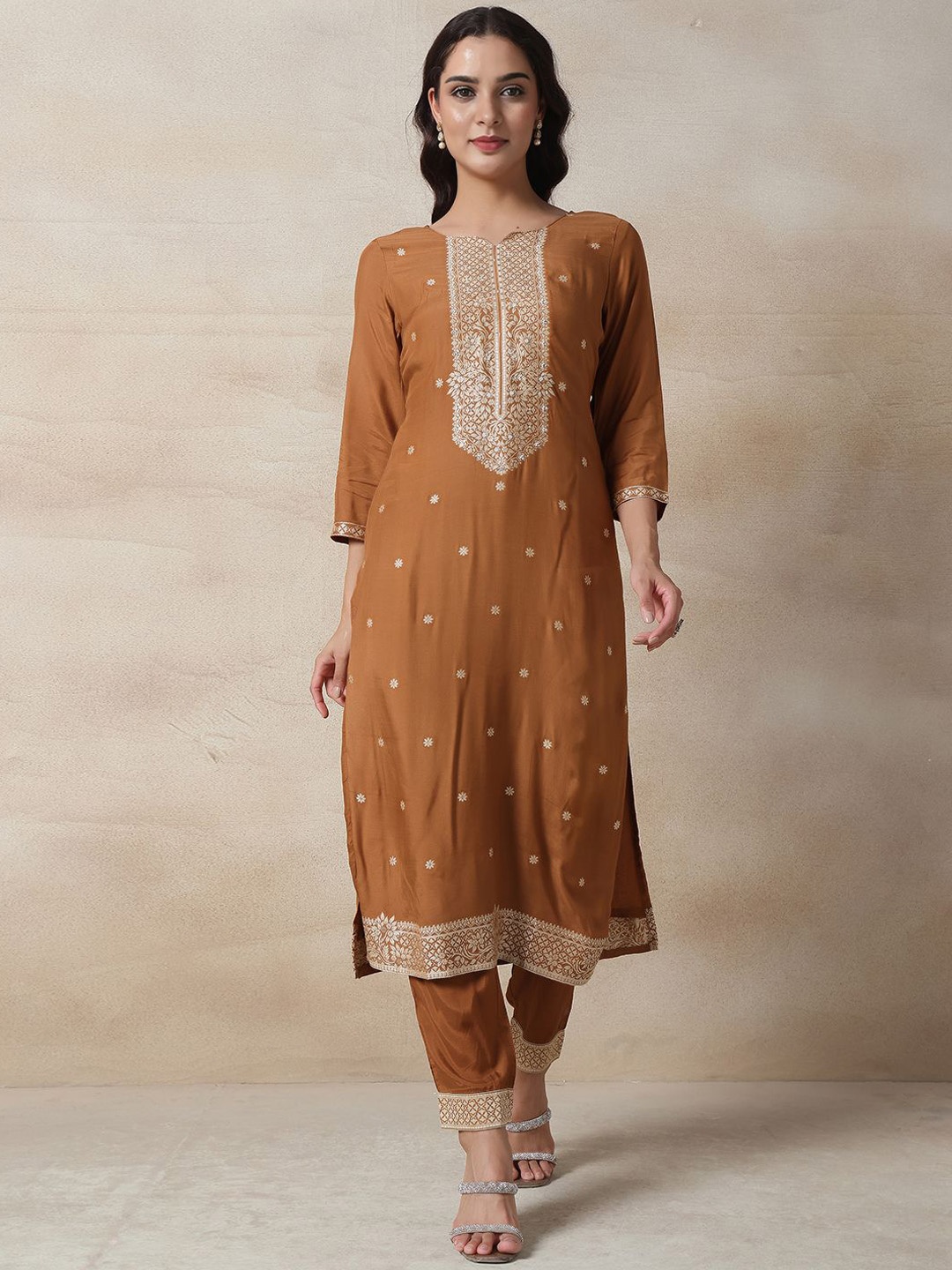 

Rang by Indya Ethnic Motifs Printed Regular Straight Kurta with Trousers & Dupatta, Brown
