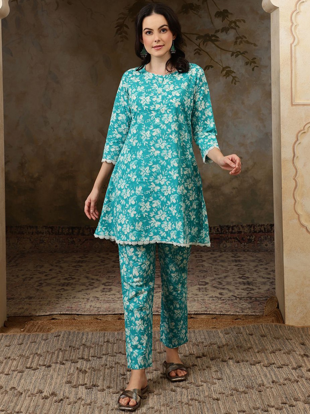 

Sangria Printed Pure Cotton Three Quarter Sleeve Tunic & Trouser, Turquoise blue