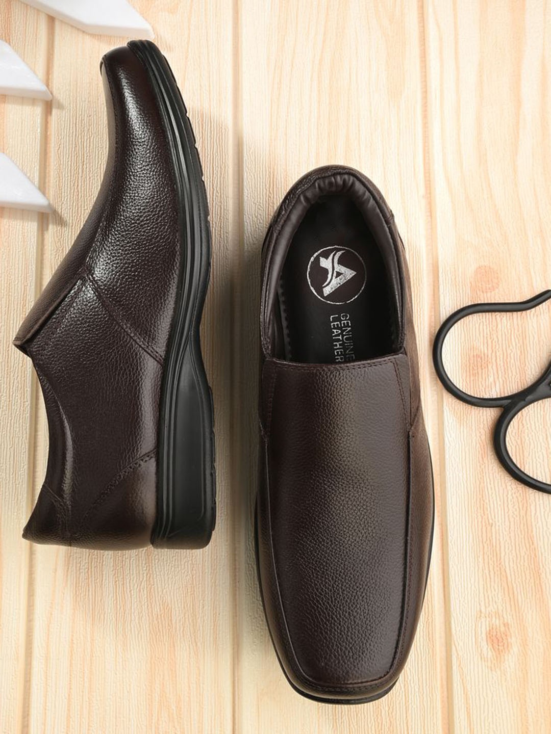 

Auserio Men Round Toe Leather Formal Slip-On Shoes, Brown