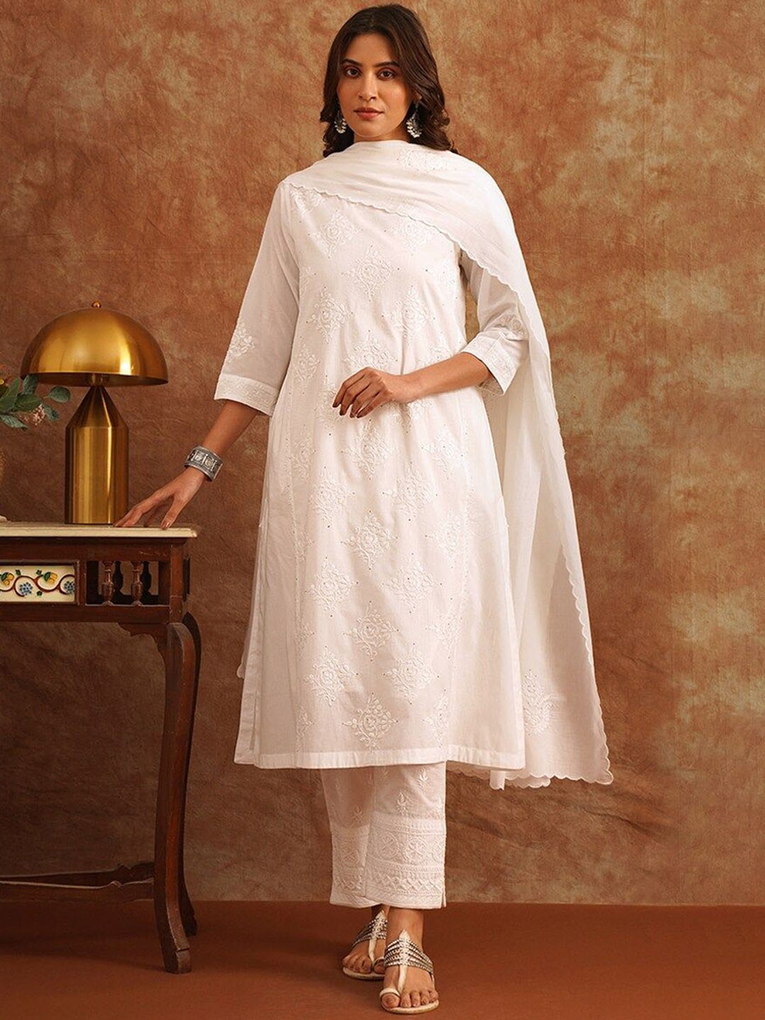 

JAYPORE Ethnic Motifs Embroidered Panelled Chikankari Pure Cotton A-Line Kurta, White