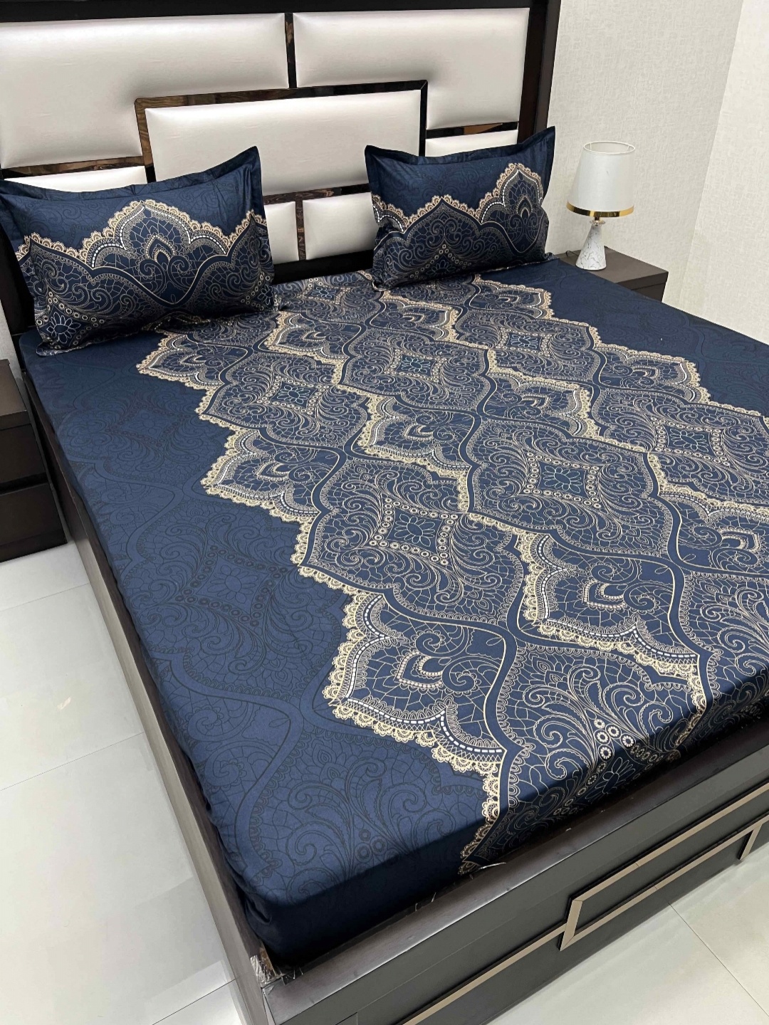 

Pure Decor Velar Sib Blue Ethnic Motifs 230 TC Pure Cotton King Bedsheet & 2 Pillow Covers