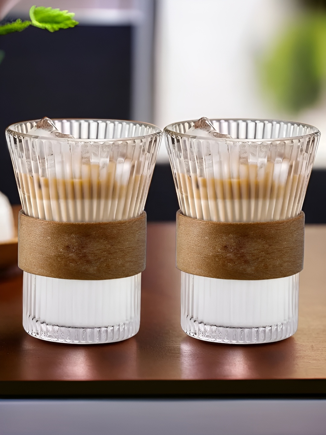 

UMAI Transparent & Brown 2 Pieces Textured Glass Transparent Mugs 280 ml