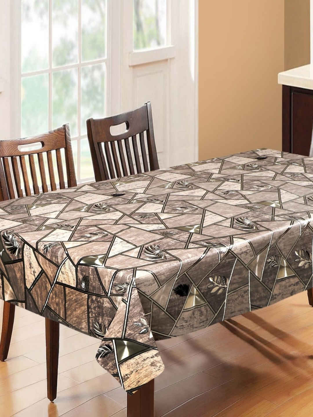 

LooMantha Brown Geometric Printed Waterproof 6-Seater Table Cover