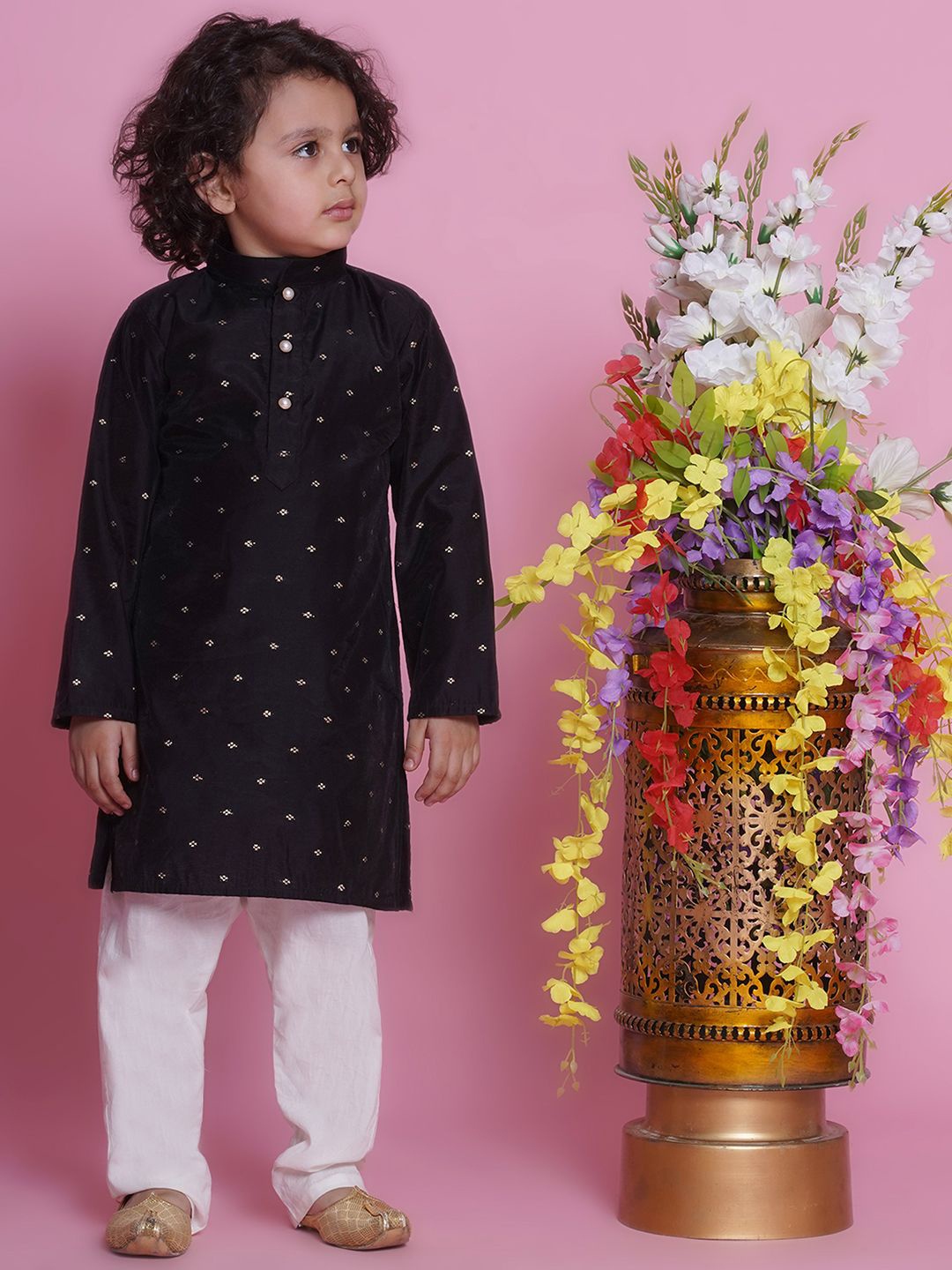 

Little Bansi Boys Floral Embroidered Zari Cotton Silk Straight Kurta with Pyjamas, Black