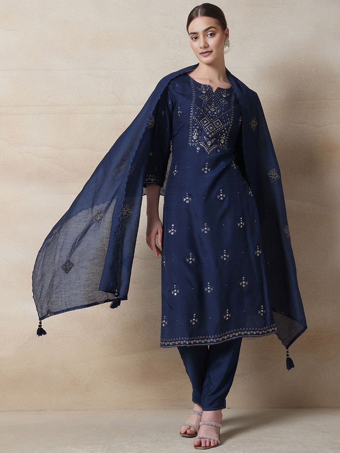 

Rang by Indya Ethnic Motifs Printed Regular Straight Kurta with Trousers & Dupatta, Blue