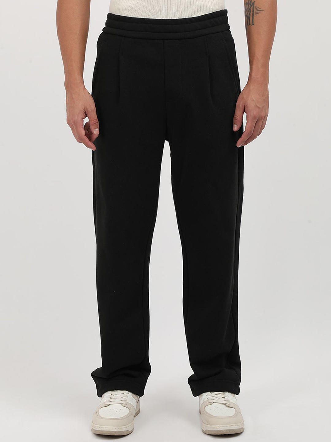 

Calvin Klein Jeans Men Solid Trousers, Black