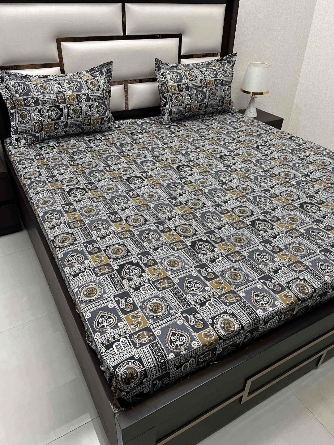 

Pure Decor Velar Sib Black Ethnic Printed Cotton 350 TC King Bedsheet & 2 Pillow Covers