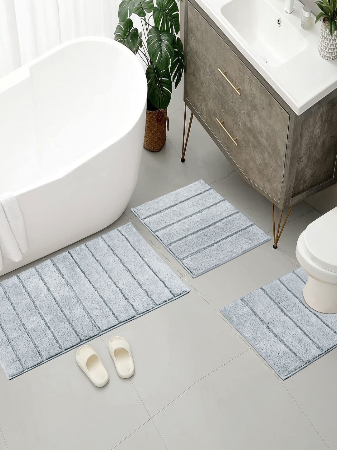 

Saral Home Grey 3 Pieces Pure Cotton Antiskid Bath Rugs