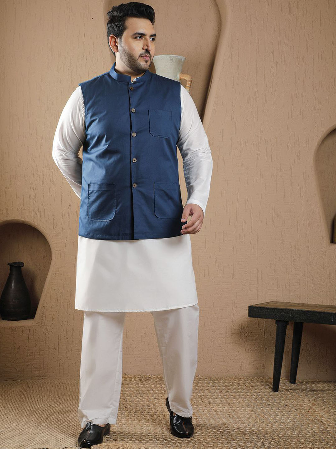 

Sztori Plus Size Mandarin Collar Straight Pure Cotton Kurta With Pyjama & Nehru jacket, Blue