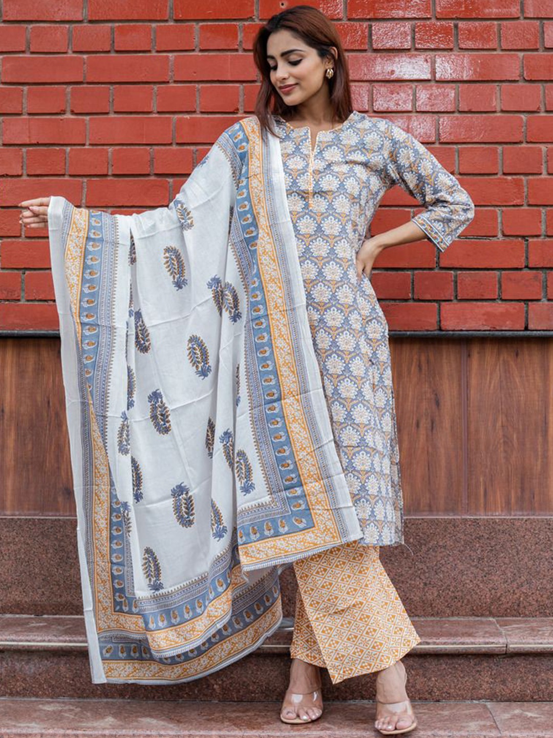 

Angvarnika Floral Printed Pure Cotton Straight Kurta & Trousers With Dupatta, Blue