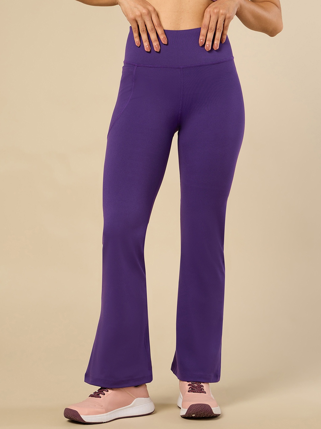 

CULT Women COMFlex Performance Flare Pant, Purple