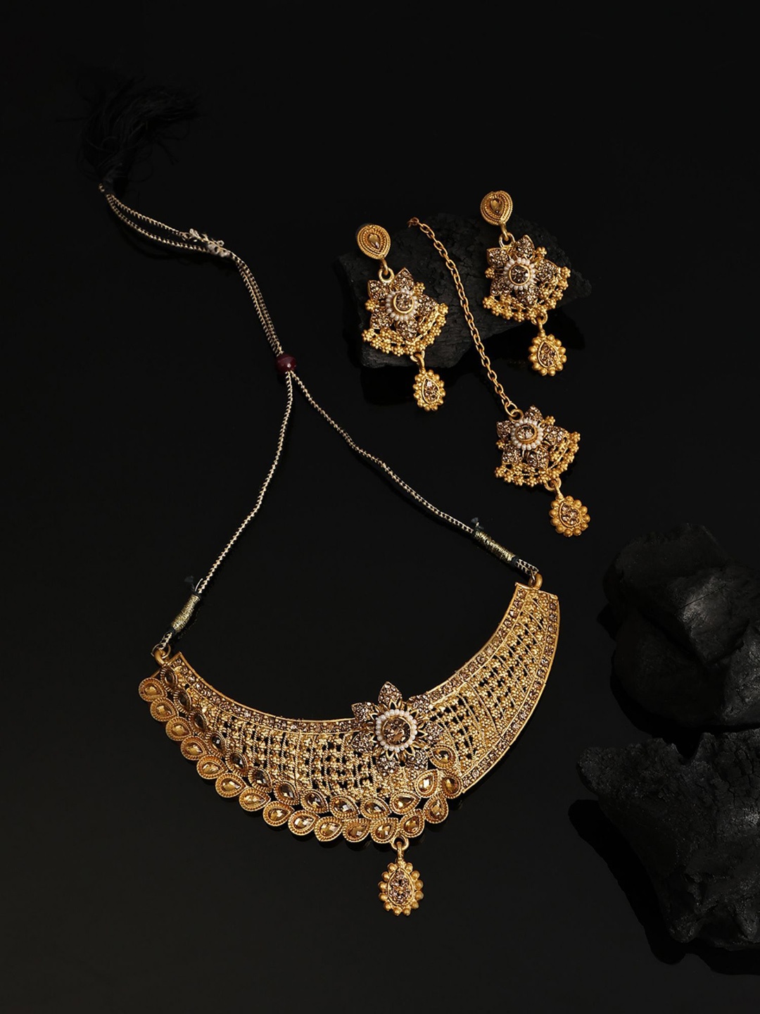 

ANIKAS CREATION Gold-Plated Stone-Studded & Beaded Jewellery Set