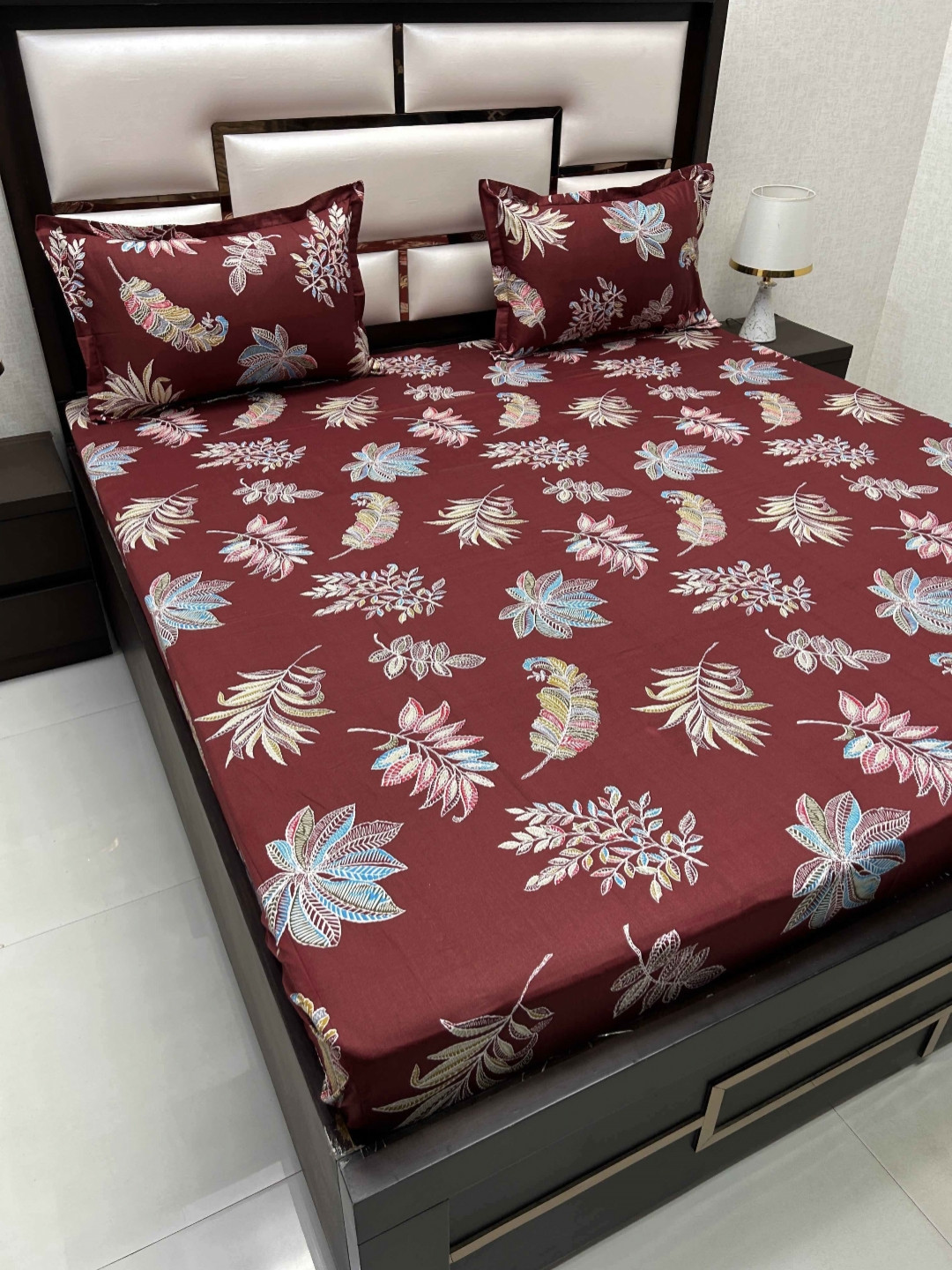 

Pure Decor Velar Sib Red Floral Printed Pure Cotton 350 TC King Bedsheet & 2 Pillow Covers