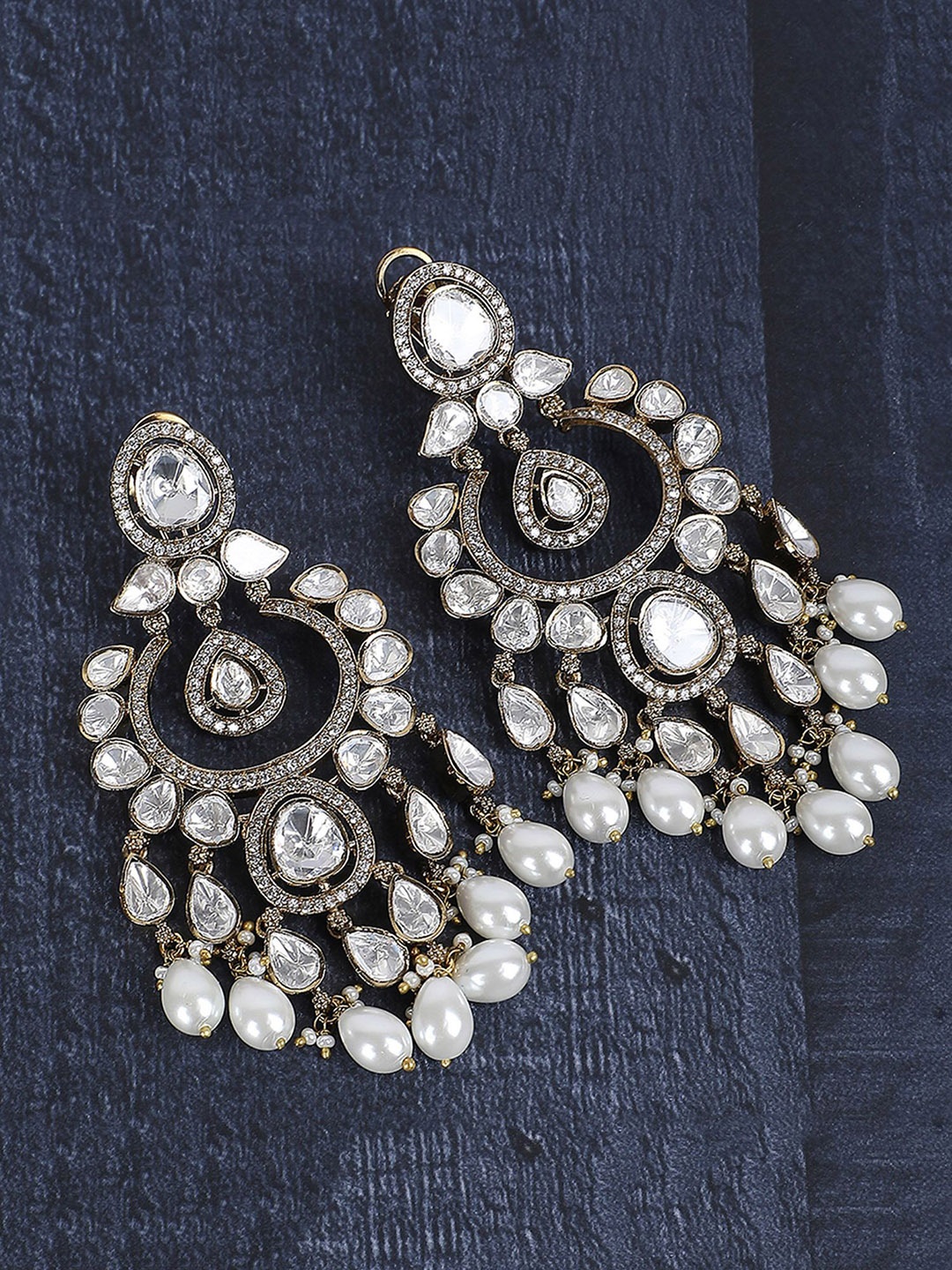 

AURAA TRENDS Gold Plated Pearls Chandbalis