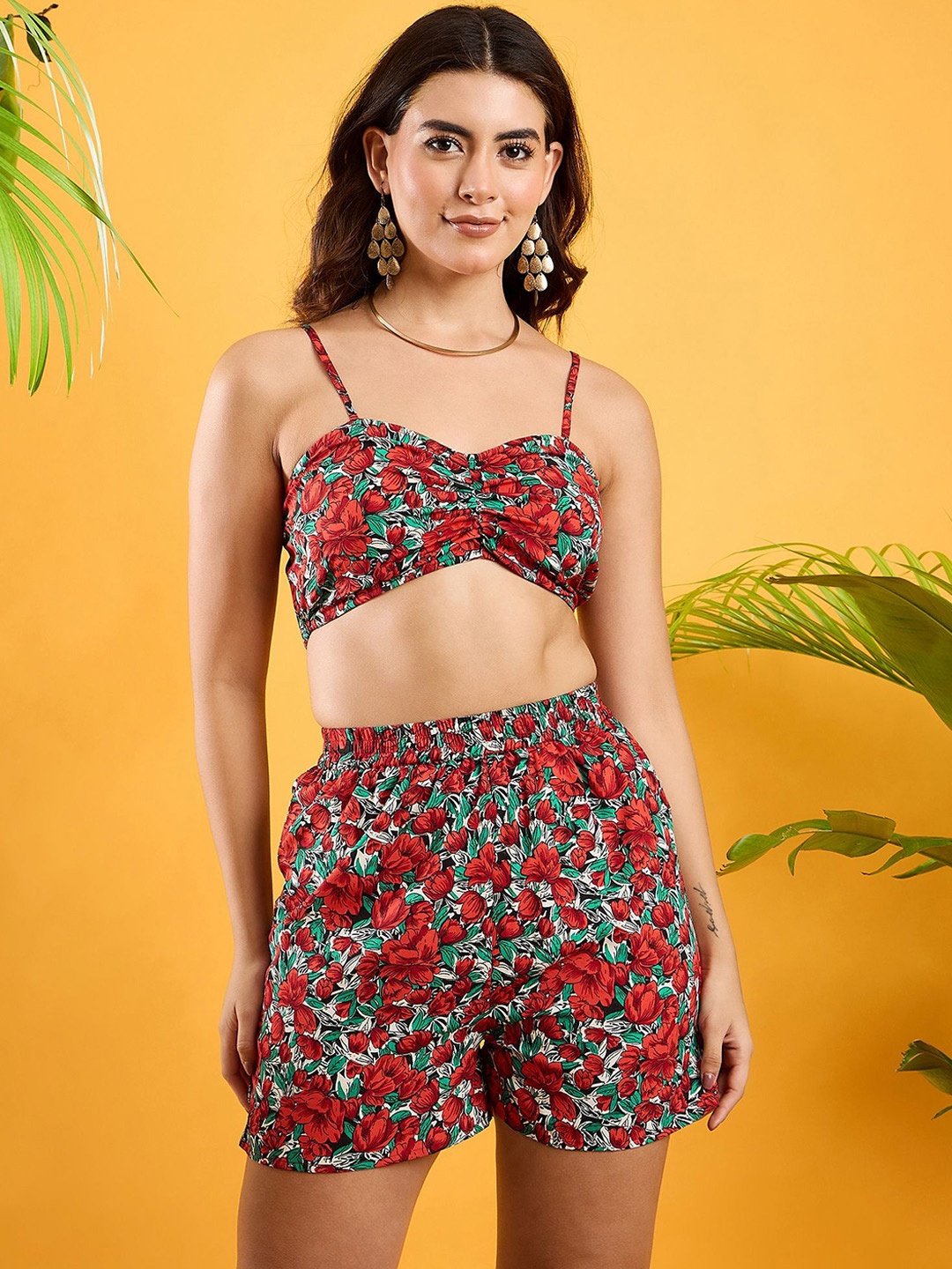 

Berrylush Floral Printed Top with Short And Shrug, Red