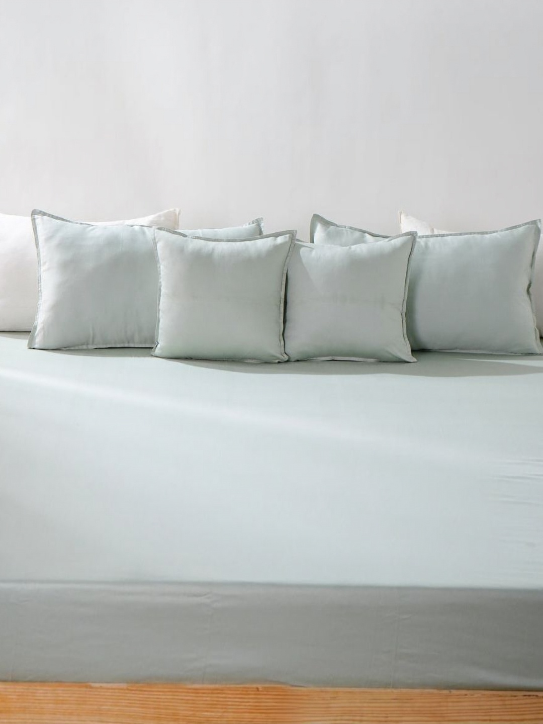 

Zarf Lime Green 350TC Egyptian Cotton King Bedsheet With 2 Pillow Cases & 2 Cushion Covers