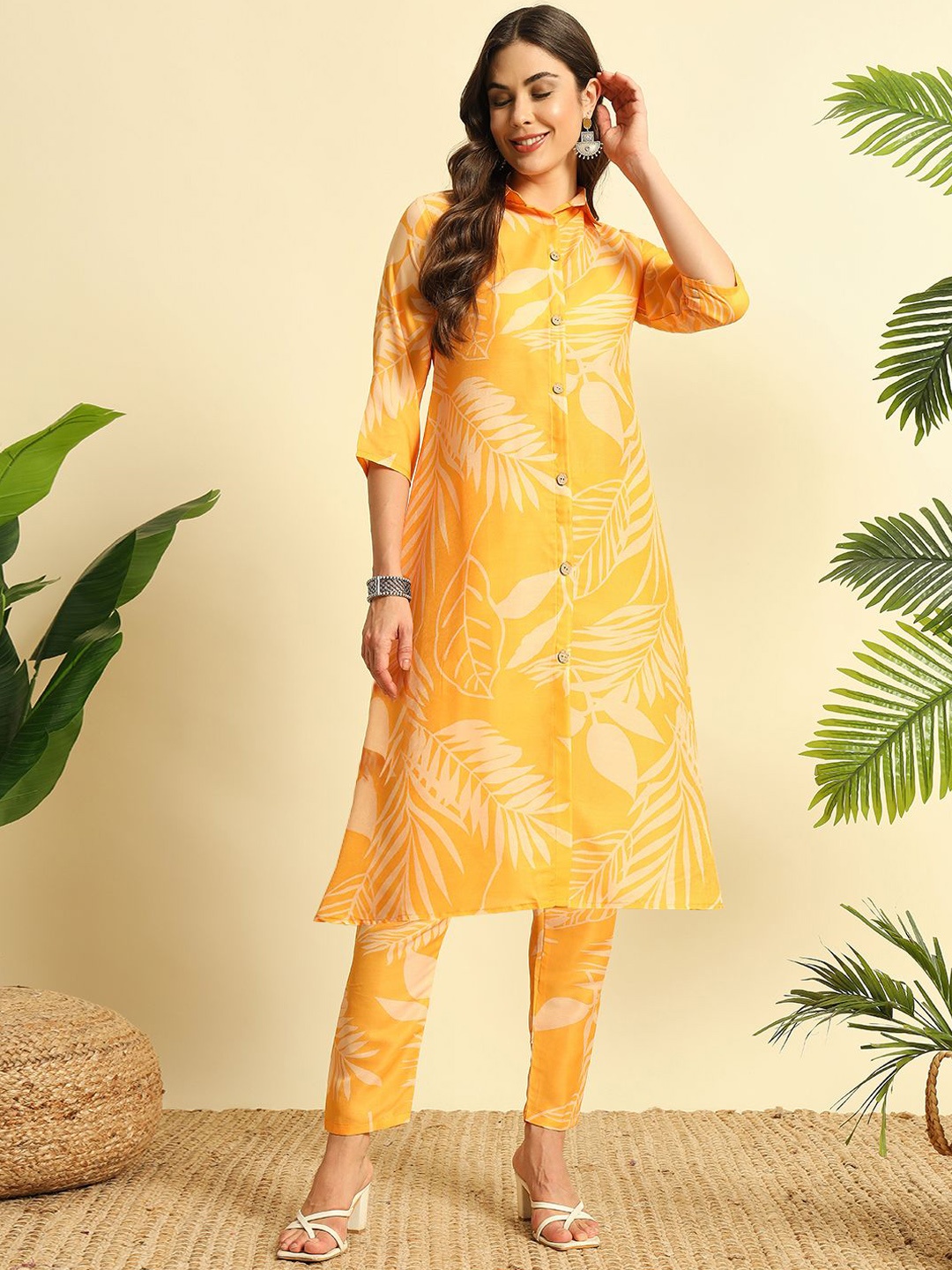 

MORLY Floral Printed Shirt Collar A-Line Kurta With Trousers, Yellow