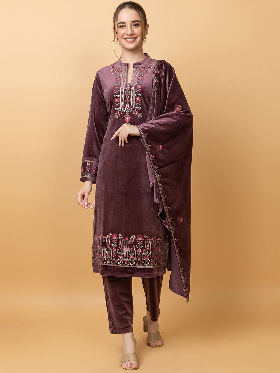 

CLAPTON Women Floral Embroidered Regular Kurta with Trousers & With Dupatta, Purple