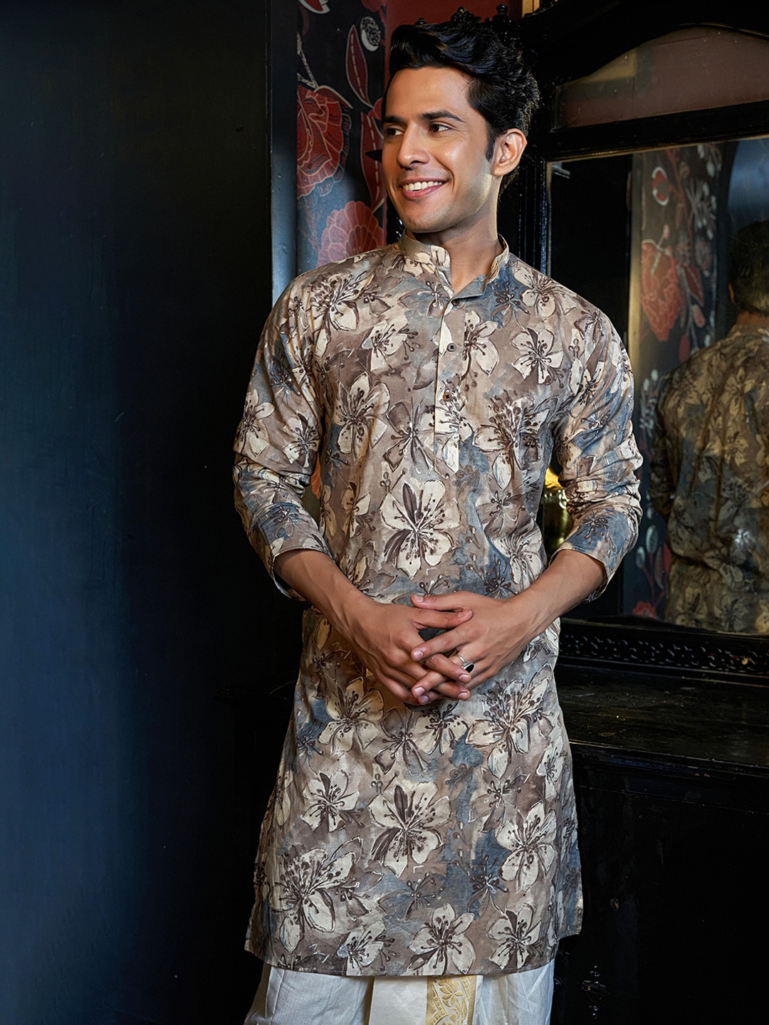

Shasak Floral Printed Sequined Mandarin Collar Straight Kurta, Grey