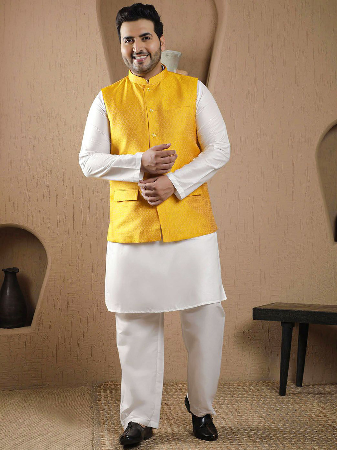 

Sztori Plus Size Mandarin Collar Straight Kurta with Pyjamas & Nehru Jacket, Yellow