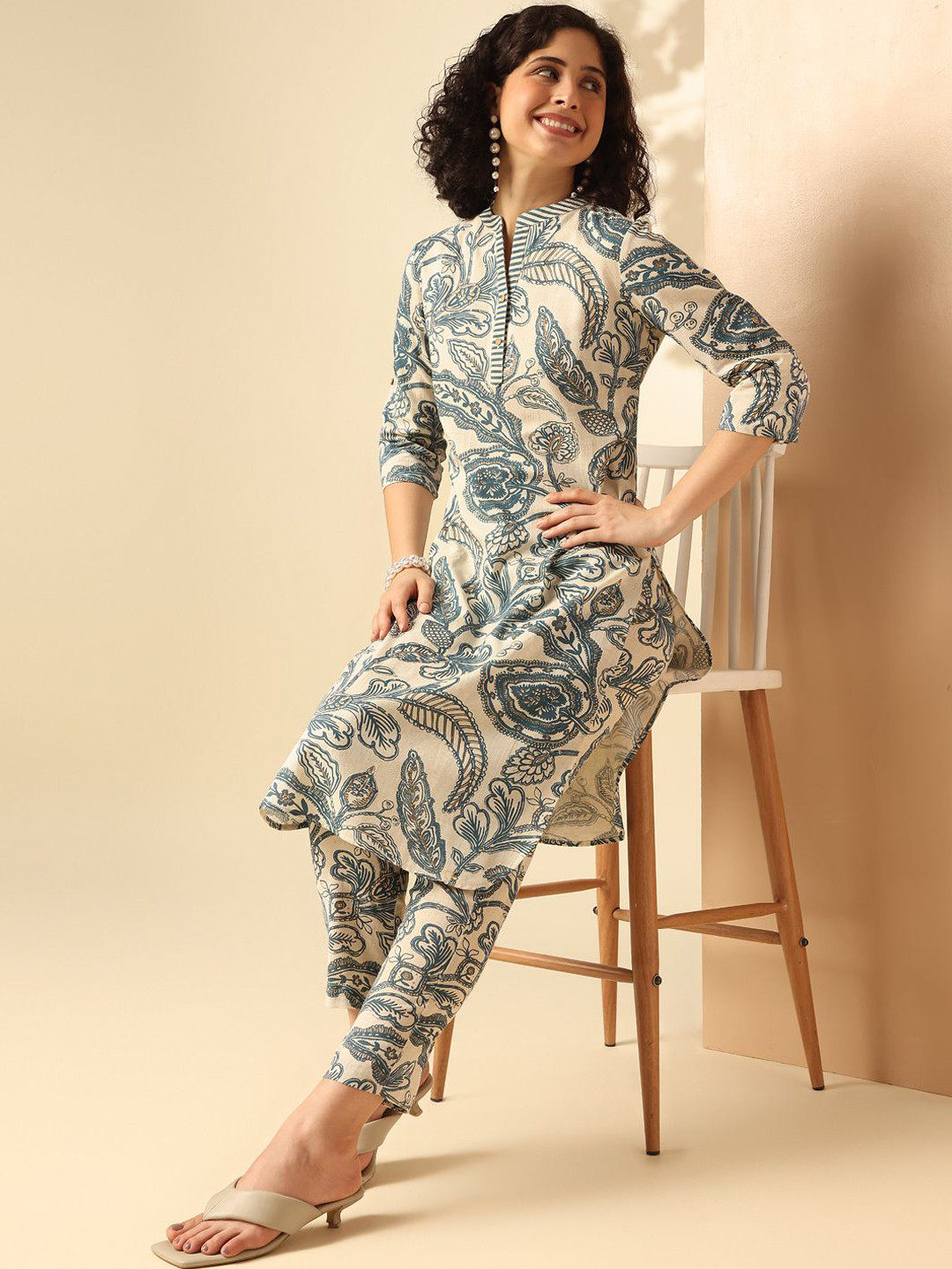 

Anouk Blue Floral Printed Straight Pure Cotton Kurta With Trousers, Cream