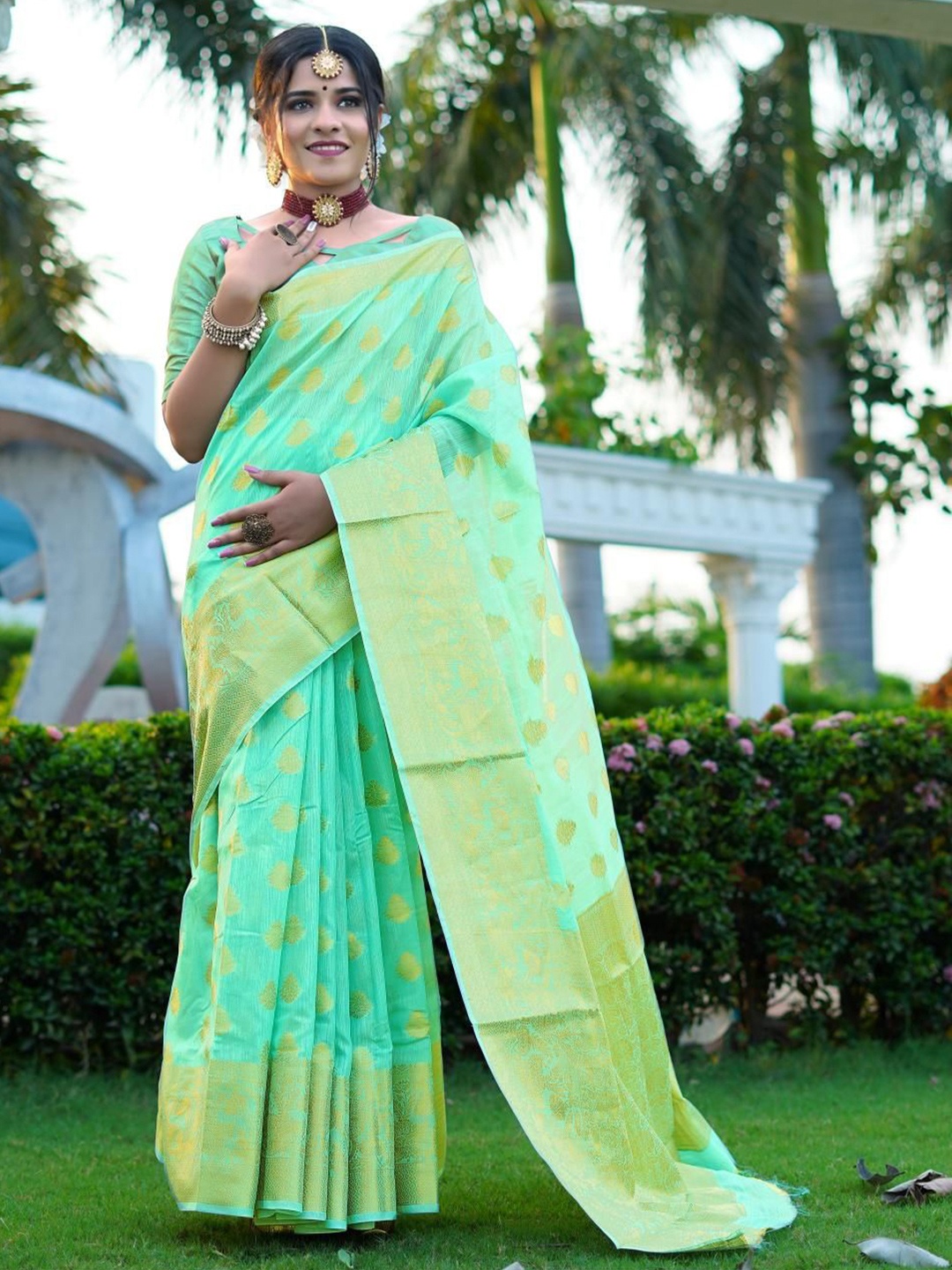 

Areca Designer Ethnic Motifs Zari Linen Blend Banarasi Saree, Green