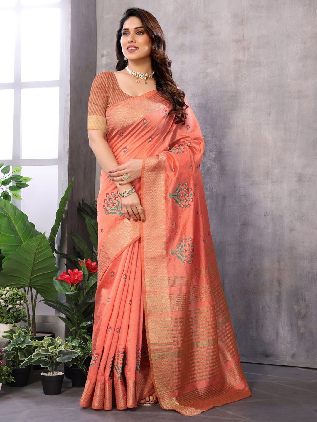 

Sidhidata Floral Embroidered Kanjeevaram Saree, Peach