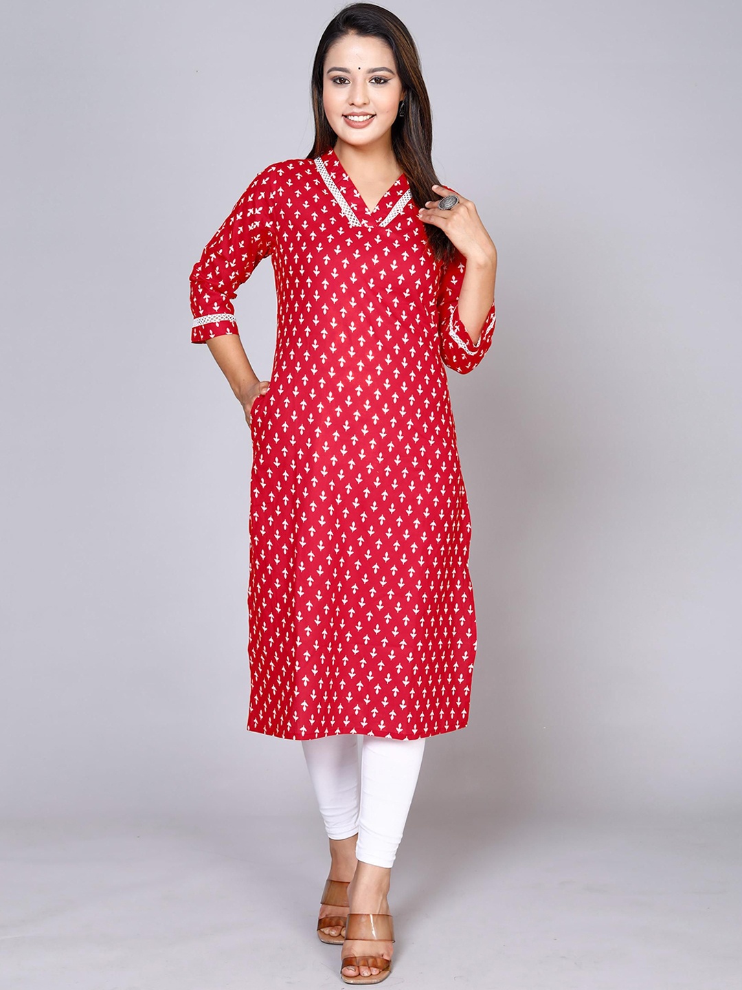 

ANTU KURTIES Floral Printed V-Neck Straight Kurta, Red