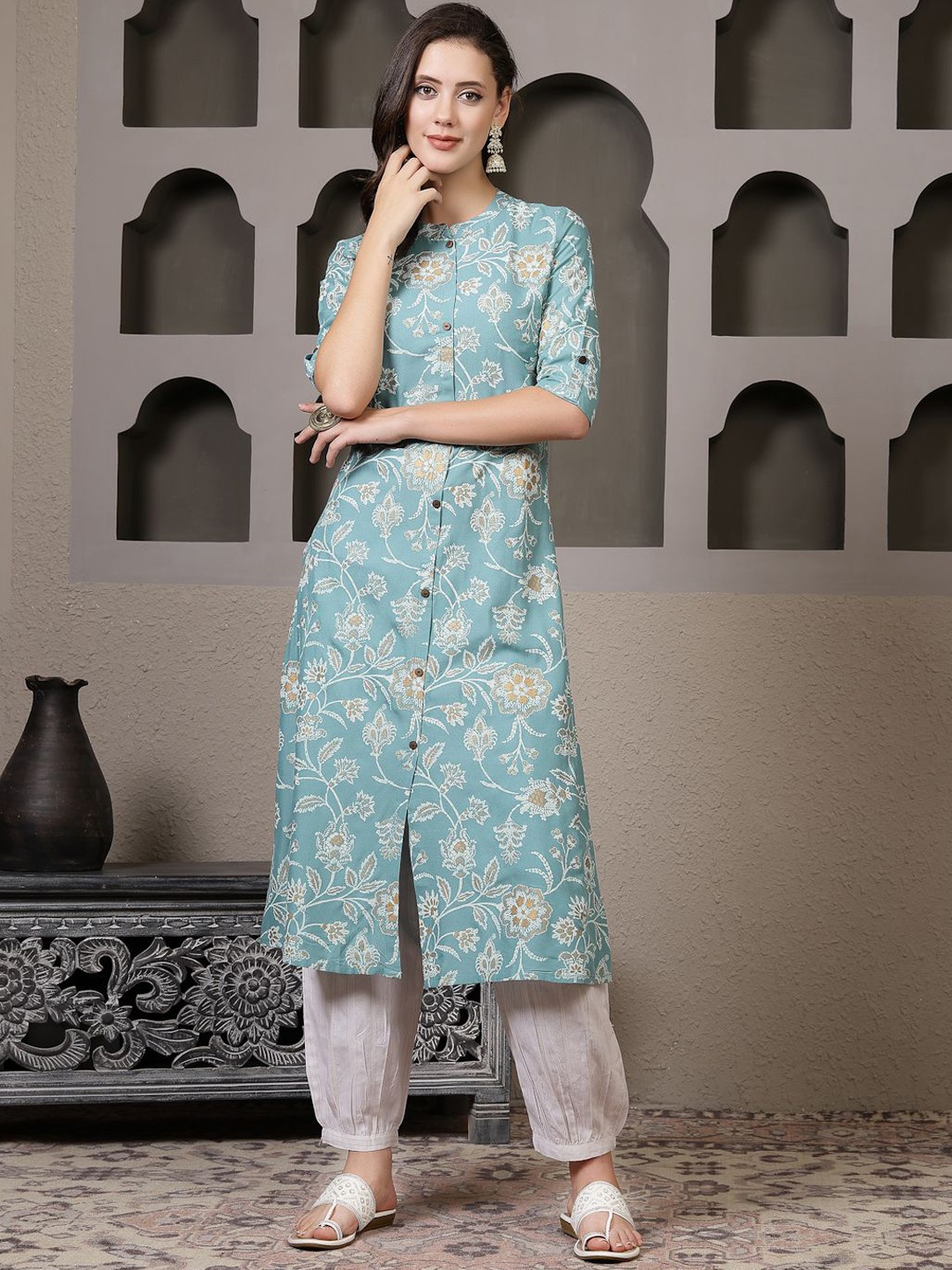 

Stylum Floral Printed Band Collar Roll-Up Sleeves Regular Kurta With Harem Pants, Blue