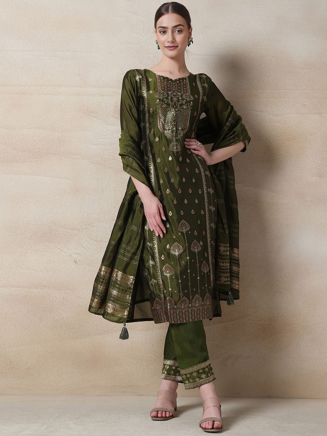 

Rang by Indya Ethnic Motifs Straight Kurta with Trousers & With Dupatta, Green