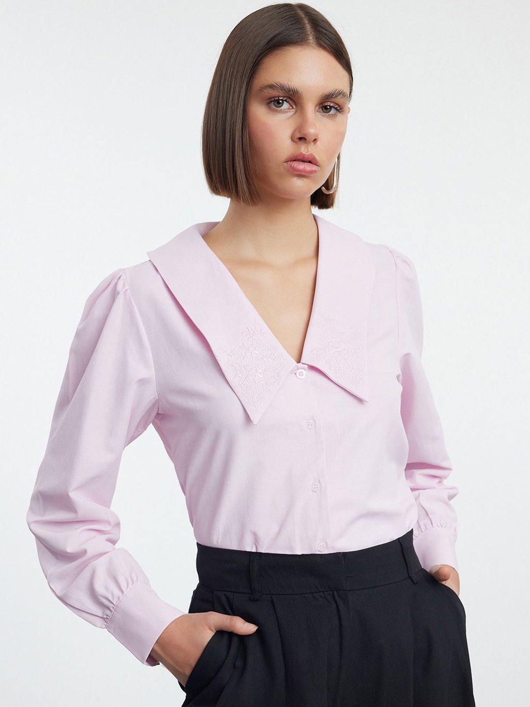 

Trendyol Women Opaque Casual Shirt, Na