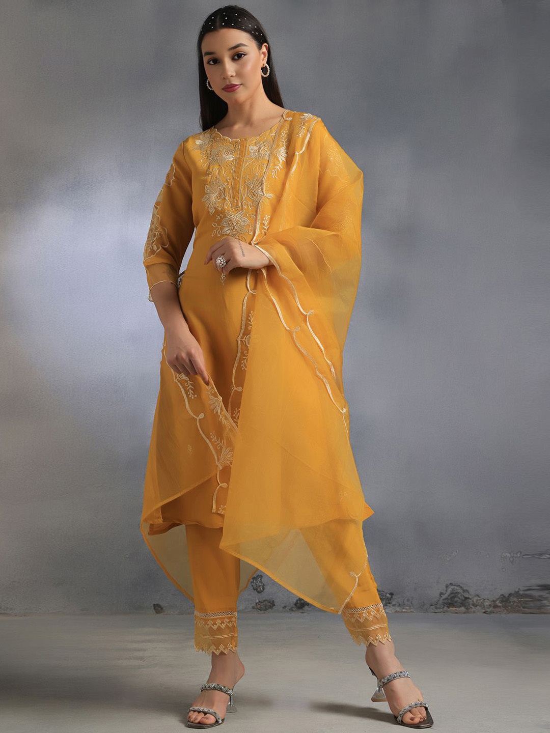 

Rang by Indya Women Ethnic Motifs Embroidered Regular Thread Work Kurta with Trousers & With Dupatta, Yellow