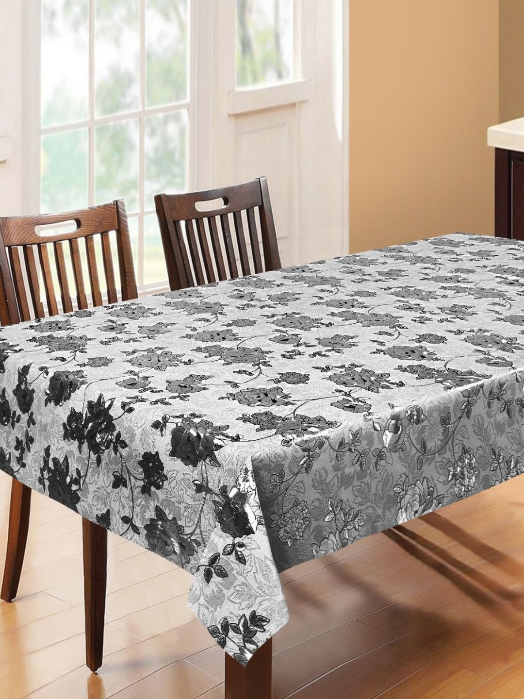 

LooMantha Silver-Toned Floral Waterproof 6-Seater Table Cover