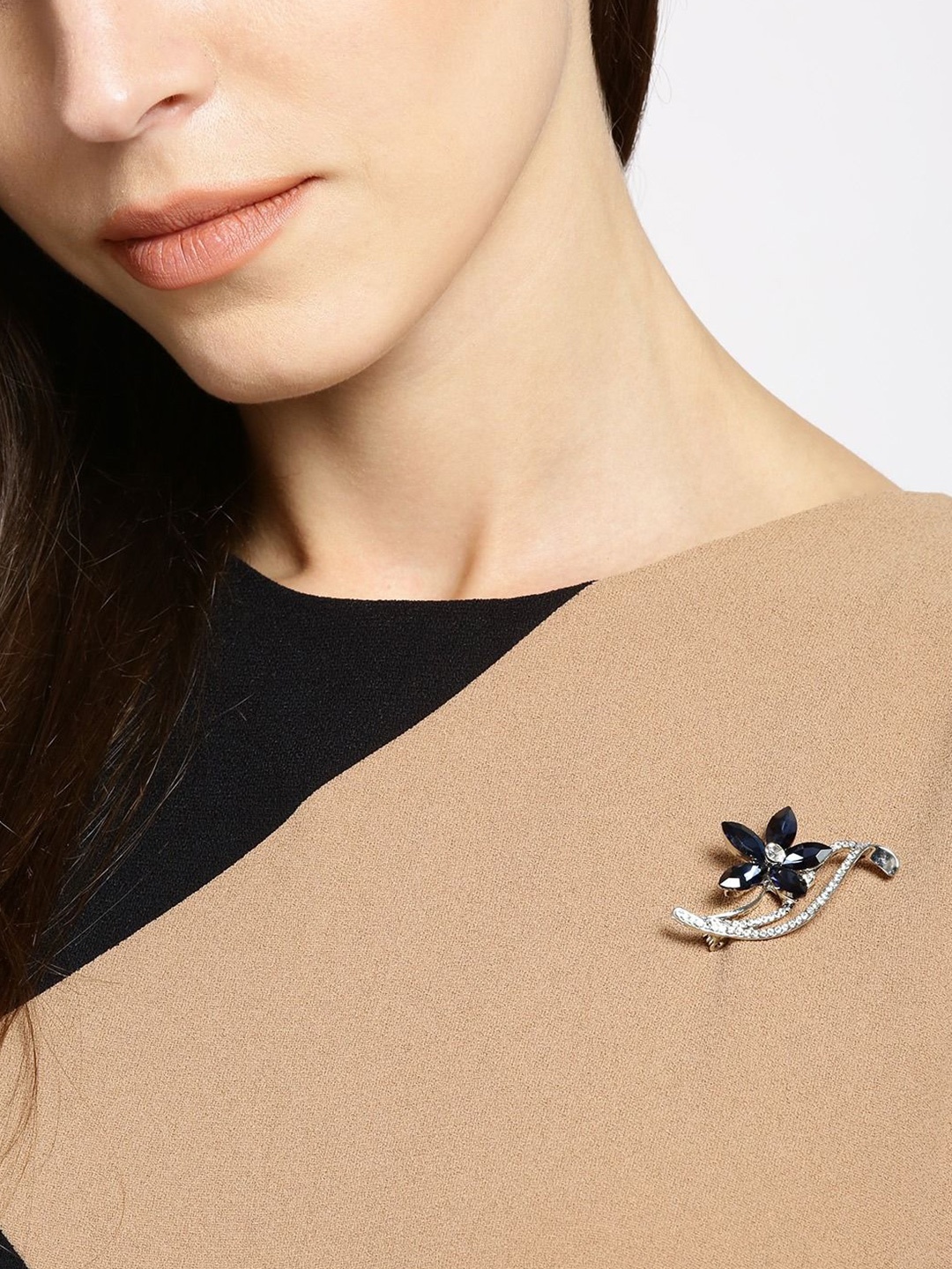 

DressBerry Women Silver & Blue Stone-Studded Floral Statement Brooch