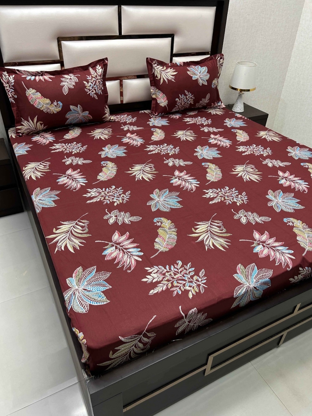 

Pure Decor Red & Blue Floral Pure Cotton 220 TC King Bedsheet With 2 Pillow Covers