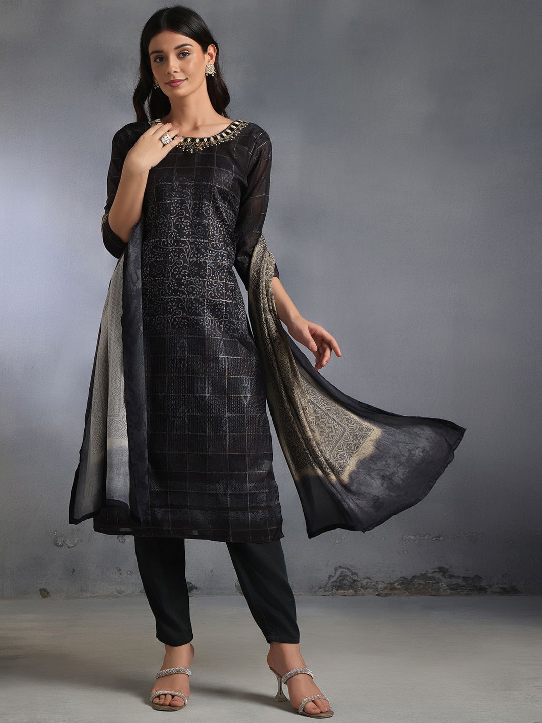

Rang by Indya Ethnic Motifs Printed Beads and Stones Pure Cotton Kurta Set, Black