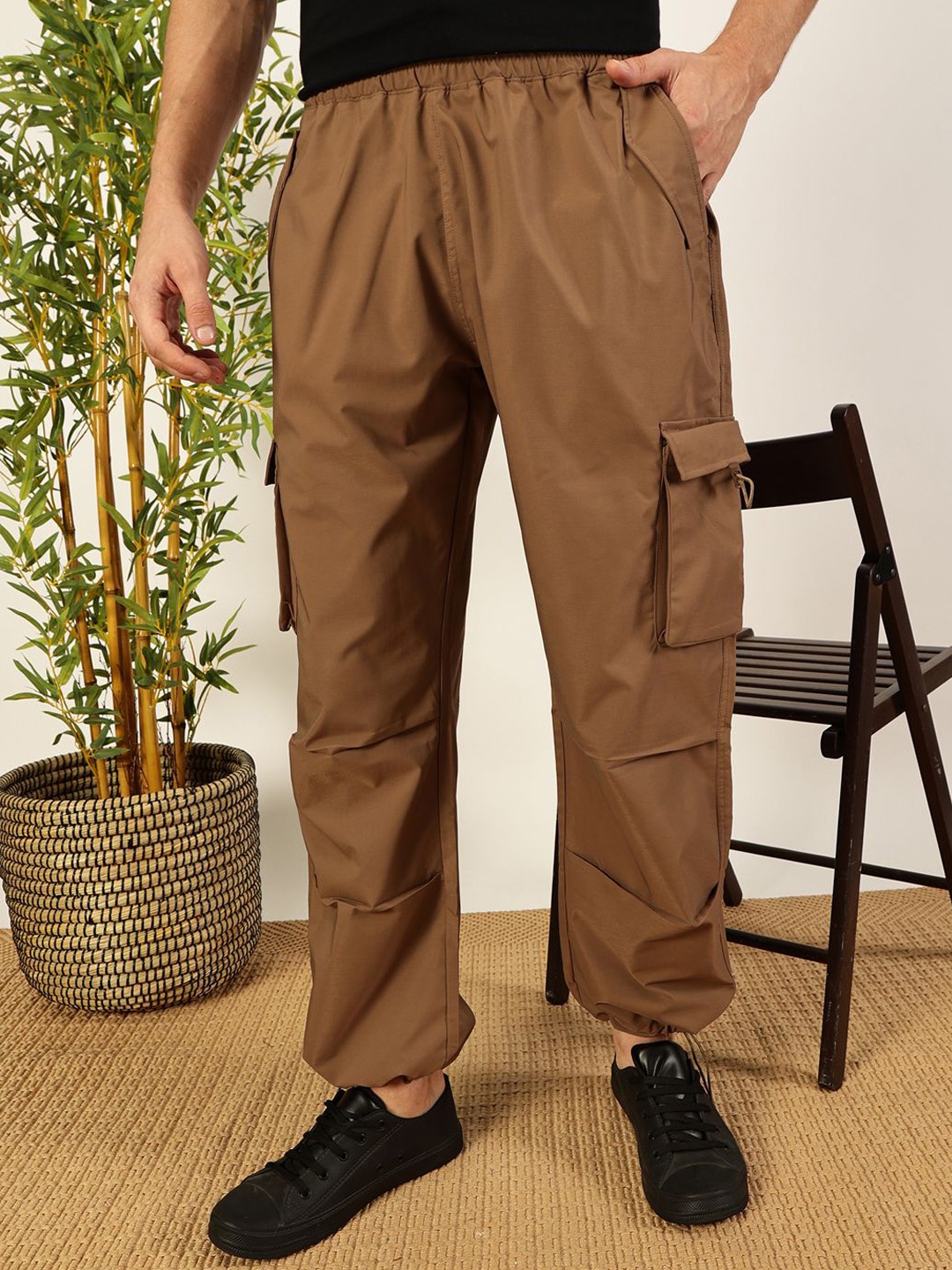 

Mast & Harbour Men Smart Loose Fit Cargos Trousers, Brown