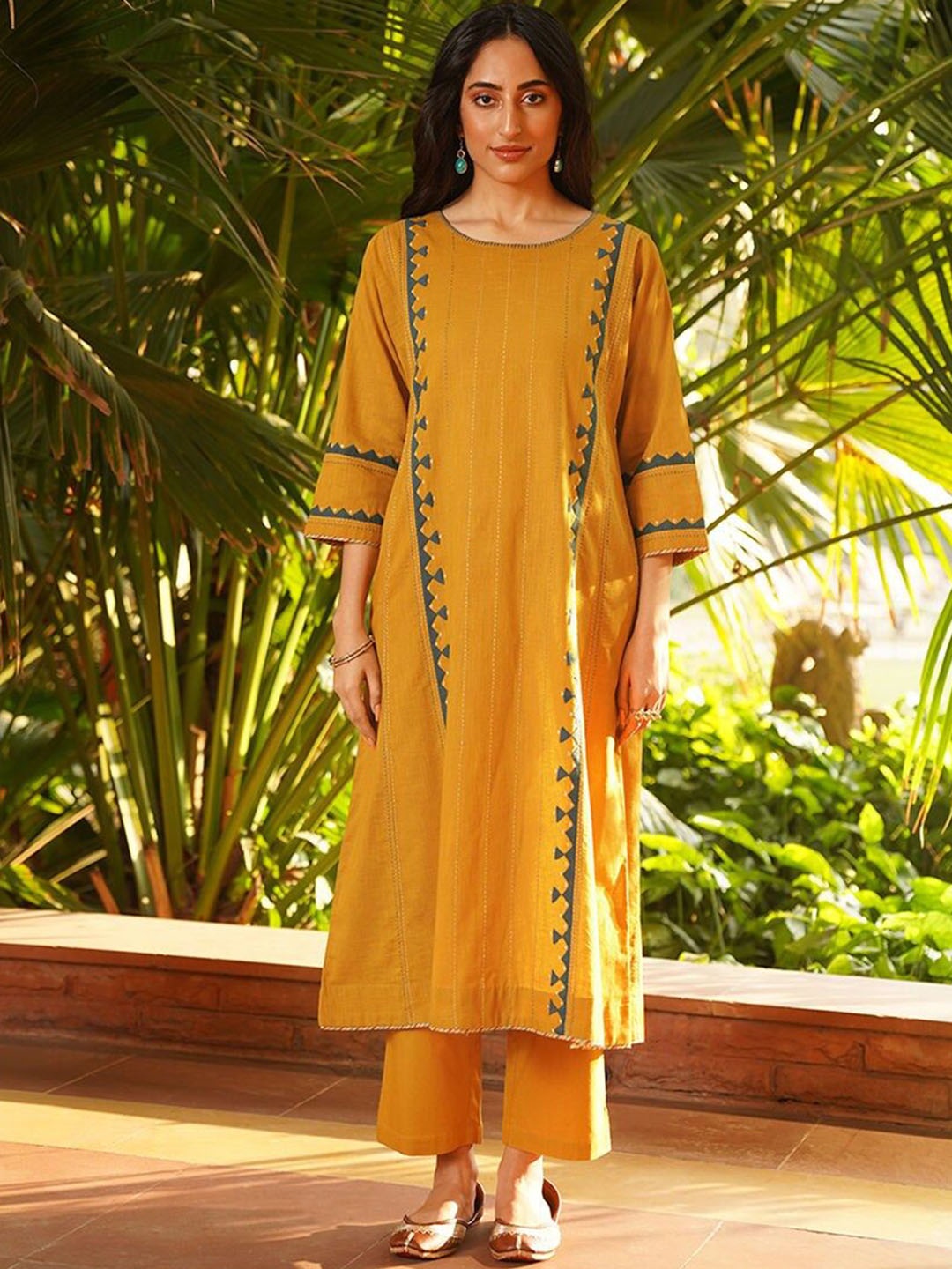 

JAYPORE Geometric Embroidered Round Neck Thread Work Pure Cotton Straight Kurta, Mustard