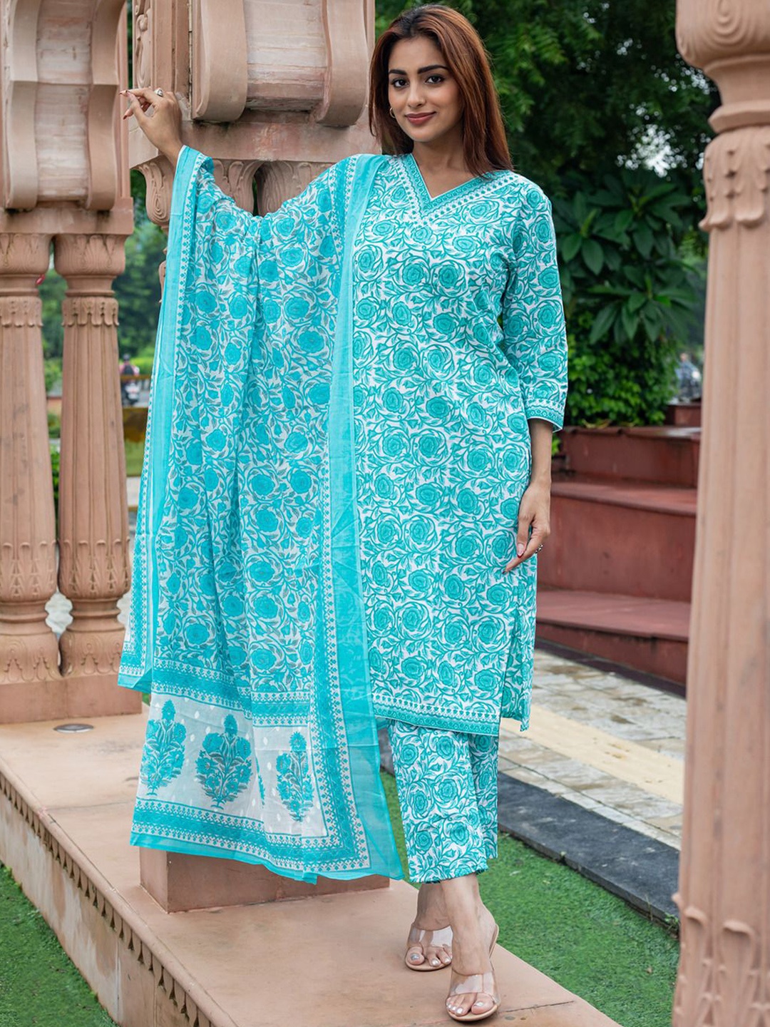 

Angvarnika Floral Printed V-Neck Pure Cotton Straight Kurta & Trousers With Dupatta, Blue