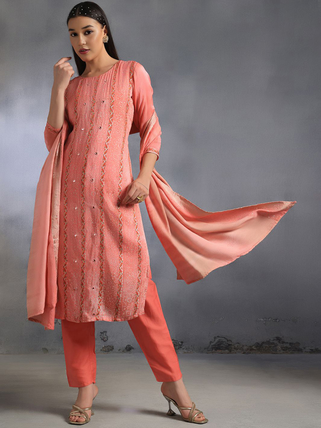 

Rang by Indya Floral Embroidered Thread Work Straight Kurta With Trousers & Dupatta, Peach
