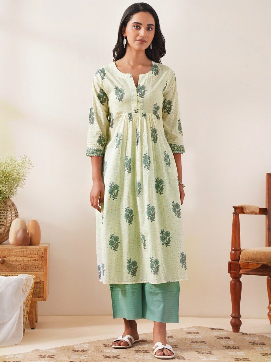 

JAYPORE Floral Printed Pure Cotton A-Line Kurta, White