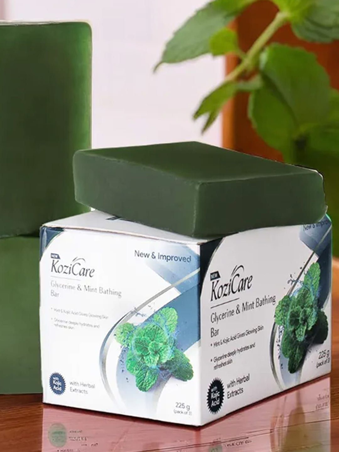 

KOZICARE Set Of 3 Kojic Acid- Glycerin Mint & Glutathione Soap- 75 g Each, Green