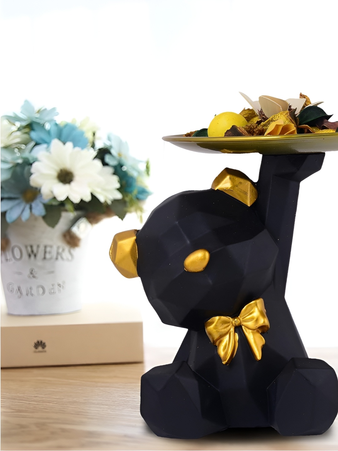 

Zart Black Figurine Showpiece