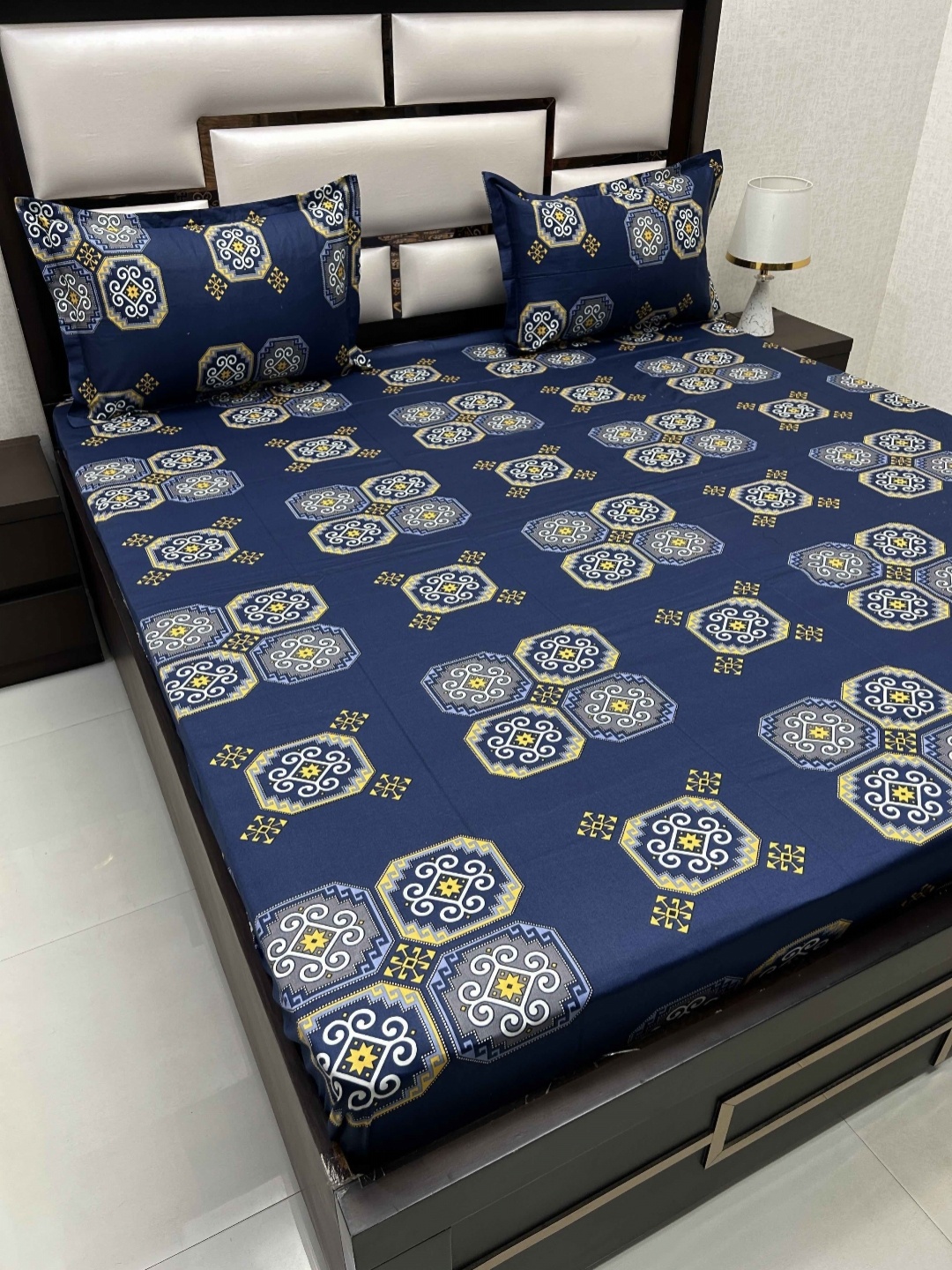 

Pure Decor Velar Sib Blue & White Cotton 350 TC King Bedsheet with 2 Pillow Covers